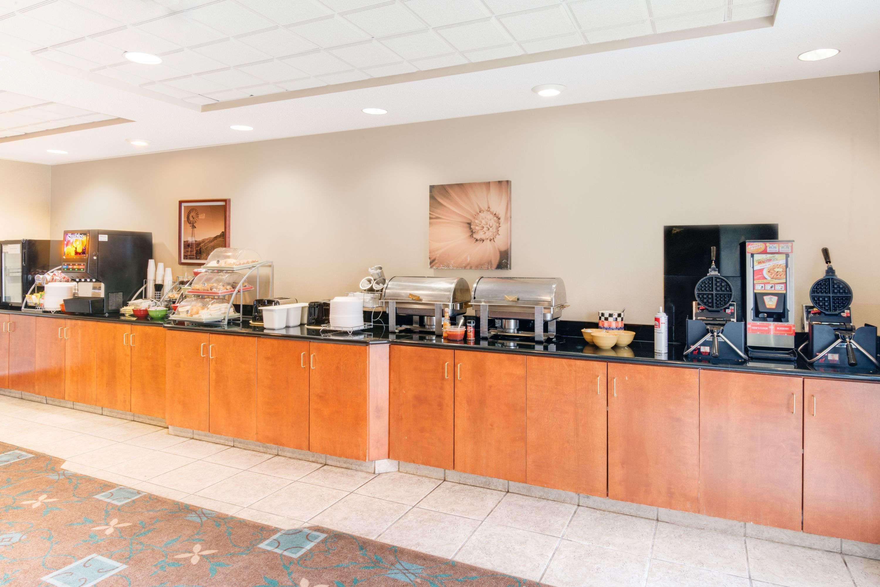 Wingate By Wyndham Gillette Hotel Buitenkant foto